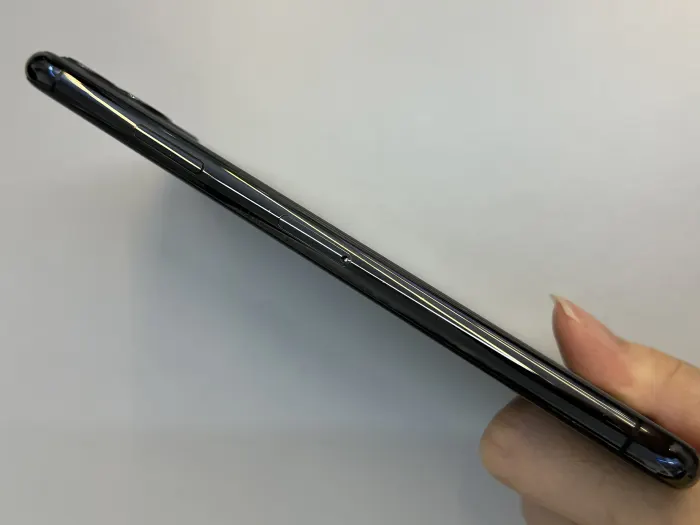 Apple iPhone 11 Pro Max — photo 5 of 11