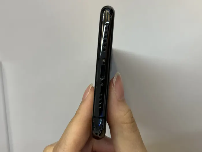Apple iPhone 11 Pro Max — photo 6 of 11