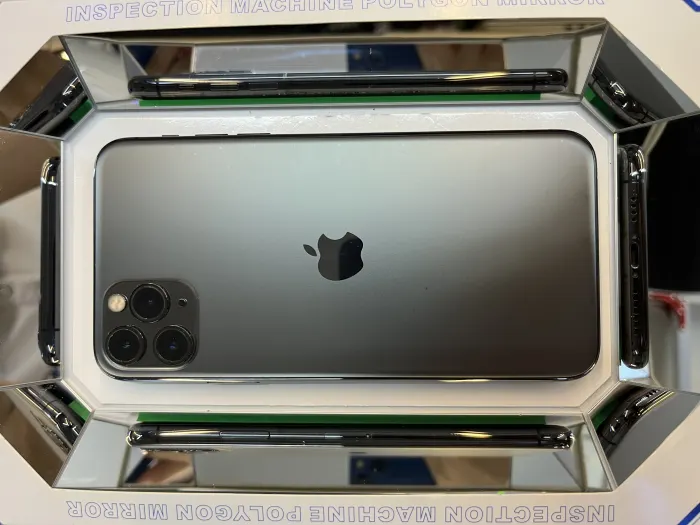 Apple iPhone 11 Pro Max — photo 10 of 11