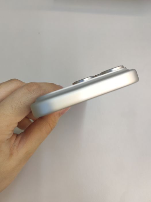 Apple iPhone 17 Pro — photo 6 of 10