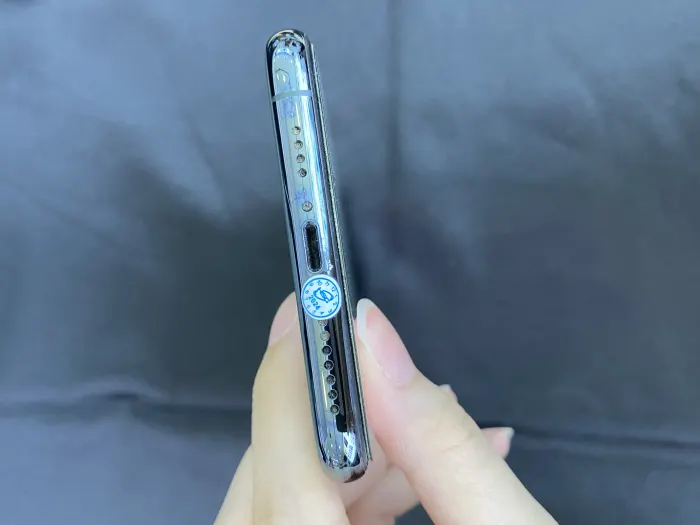Apple iPhone 11 Pro Max — photo 4 of 10