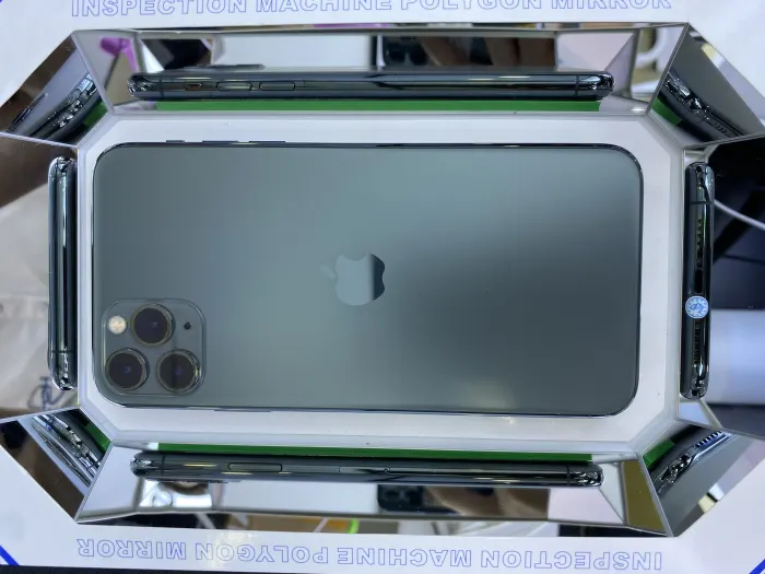 Apple iPhone 11 Pro Max — photo 9 of 10