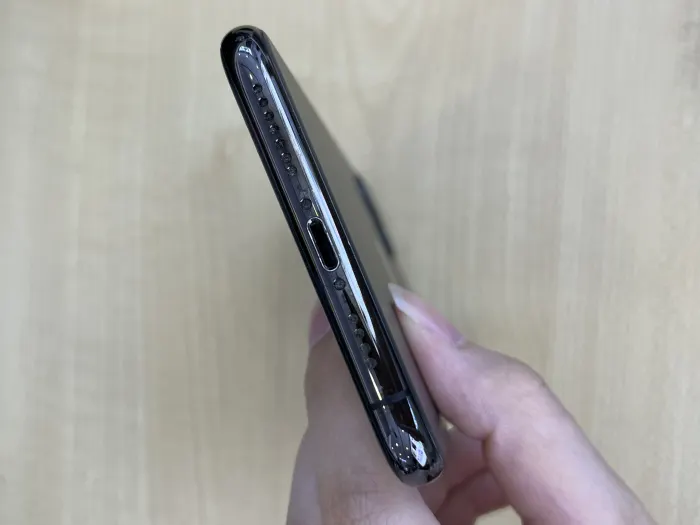 Apple iPhone 11 Pro Max — photo 3 of 10