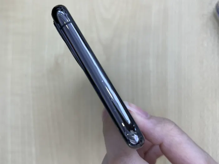Apple iPhone 11 Pro Max — photo 5 of 10