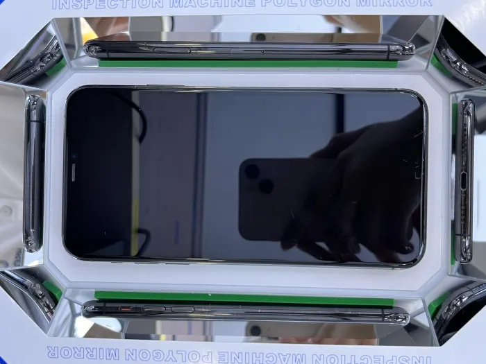 Apple iPhone 11 Pro Max — photo 9 of 10