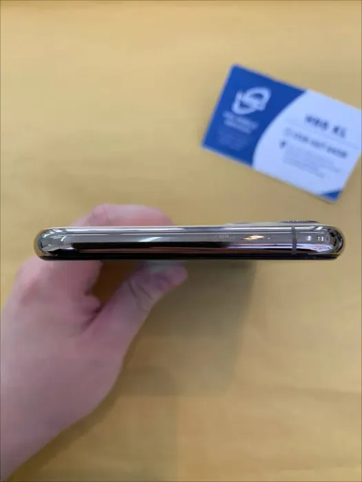 Apple iPhone 11 Pro Max — photo 5 of 8