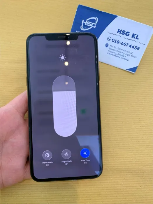 Apple iPhone 11 Pro Max — photo 8 of 8