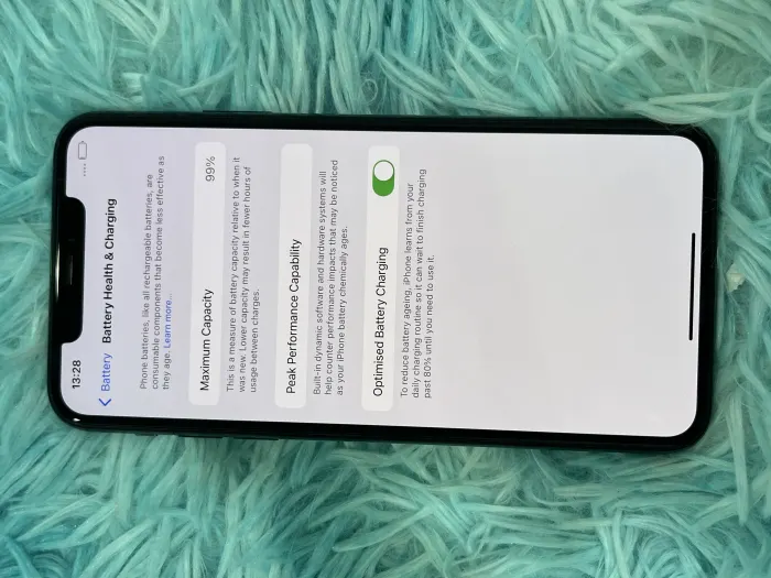 Apple iPhone 11 Pro Max — photo 2 of 10