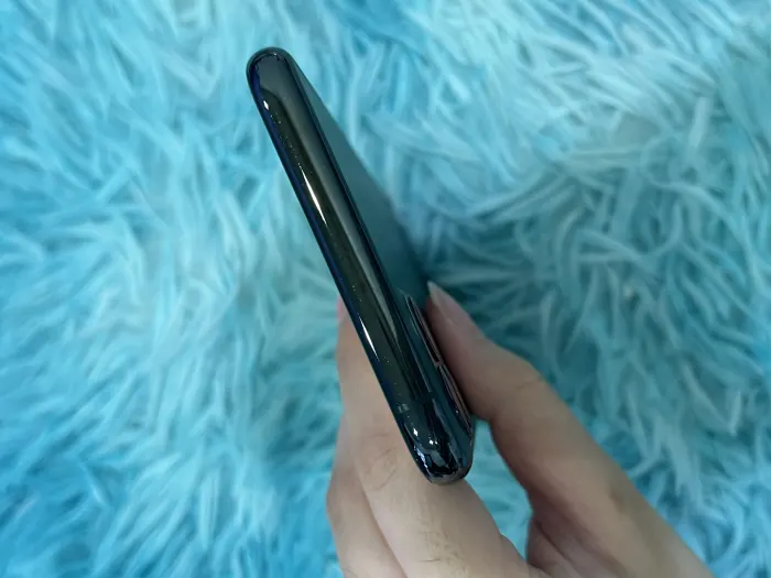 Apple iPhone 11 Pro Max — photo 7 of 10