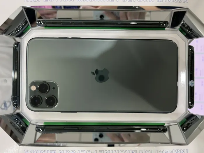 Apple iPhone 11 Pro Max — photo 9 of 10