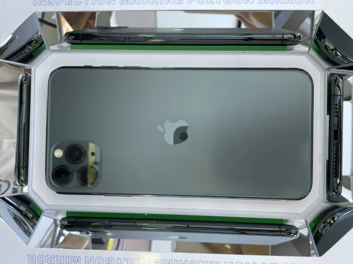 Apple iPhone 11 Pro Max — photo 9 of 10
