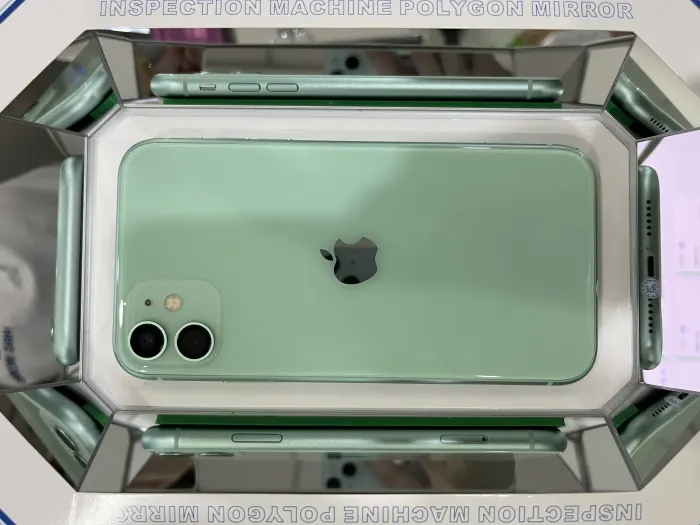 Apple iPhone 11 — photo 9 of 10