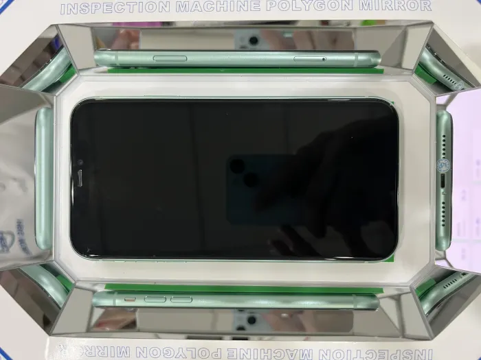 Apple iPhone 11 — photo 10 of 10