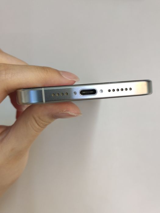 Apple iPhone 15 Pro Max — photo 5 of 10
