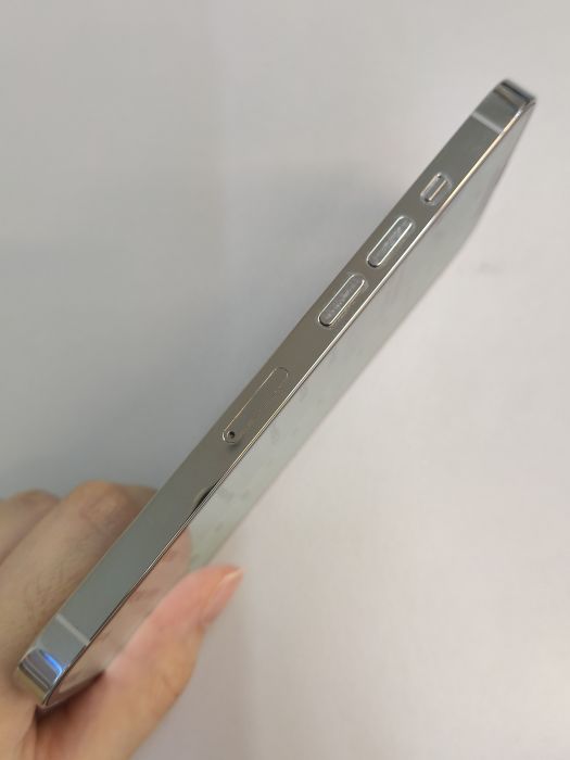 Apple iPhone 13 Pro — photo 3 of 8