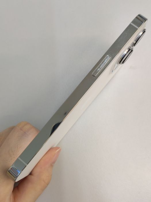Apple iPhone 13 Pro — photo 4 of 8