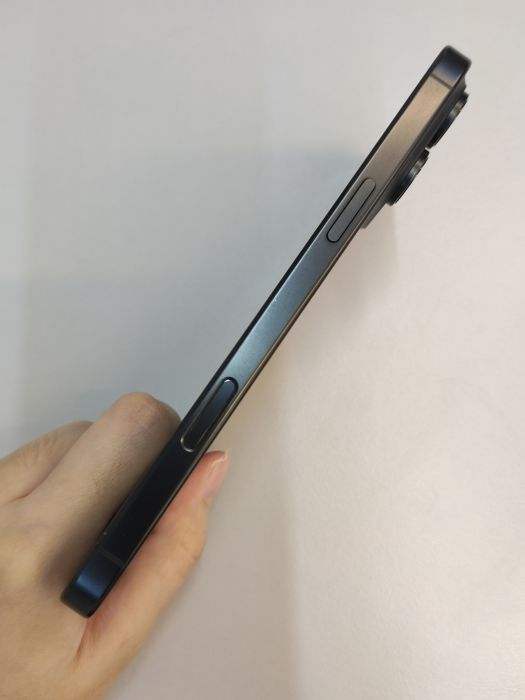 Apple Apple iPhone 16 Pro Max — photo 6 of 10