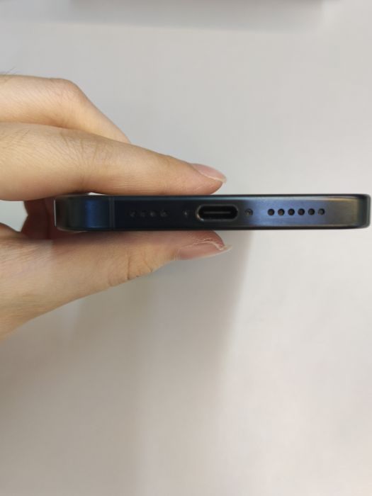 Apple Apple iPhone 16 Pro Max — photo 7 of 10