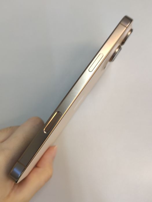 Apple iPhone 16 Pro Max — photo 4 of 8