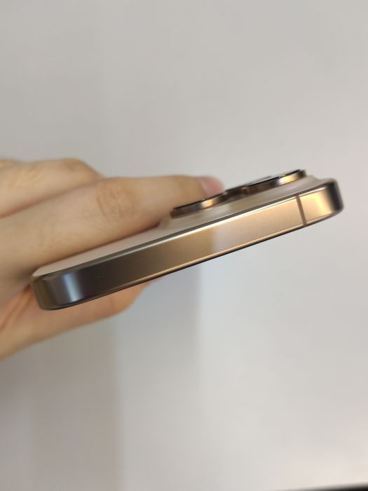 Apple iPhone 16 Pro Max — photo 6 of 8