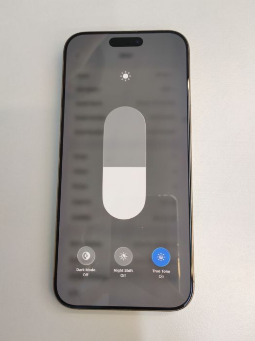 Apple iPhone 16 Pro Max — photo 7 of 8
