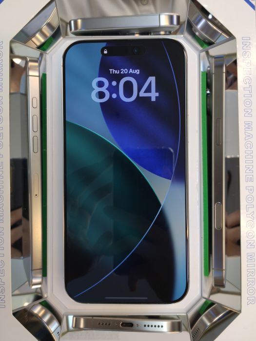 Apple iPhone 16 Pro Max — photo 3 of 11