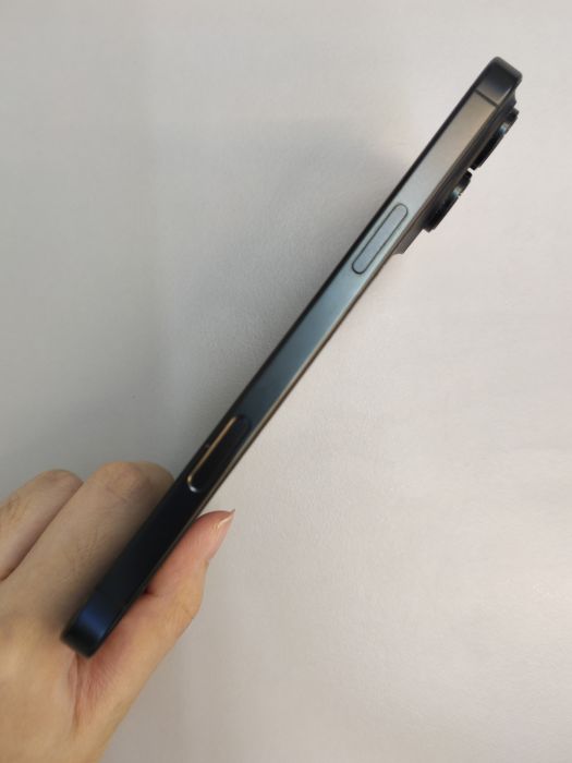 Apple iPhone 16 Pro Max — photo 4 of 10