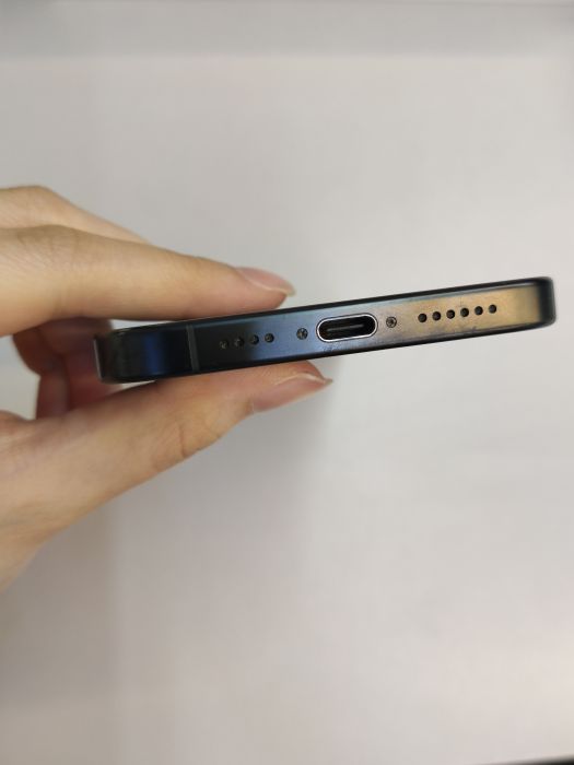 Apple iPhone 16 Pro Max — photo 5 of 10