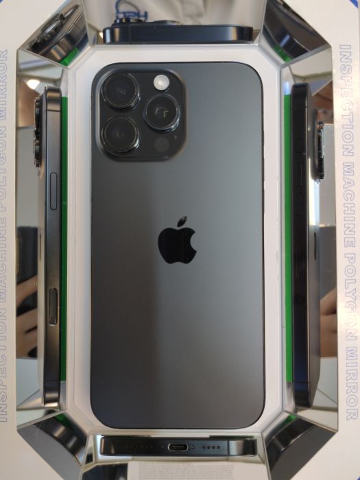 Apple iPhone 16 Pro Max — photo 10 of 10