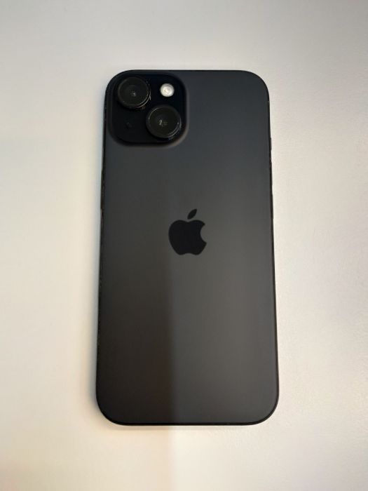 Apple iPhone 15 — photo 4 of 10