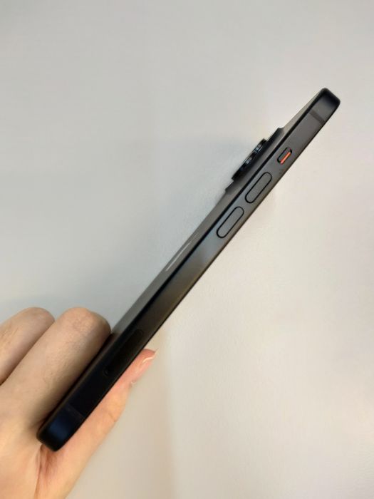 Apple iPhone 15 — photo 5 of 10