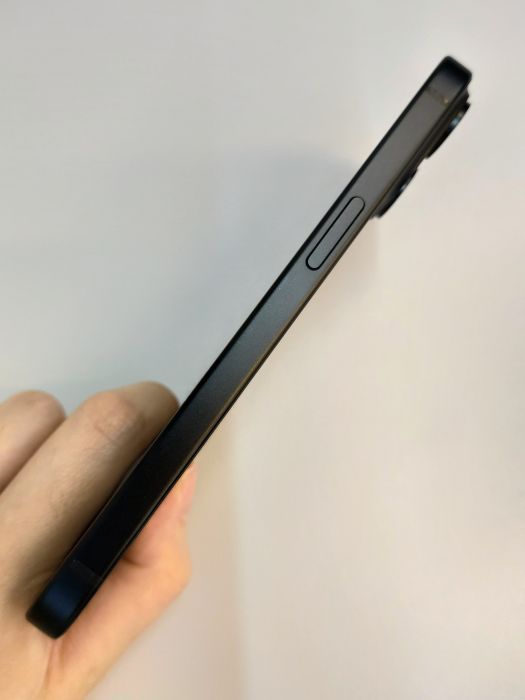 Apple iPhone 15 — photo 6 of 10