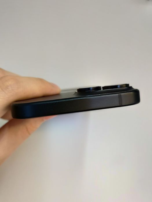 Apple iPhone 15 — photo 8 of 10