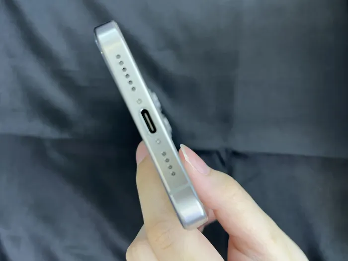 Apple iPhone 15 Pro Max — photo 3 of 10