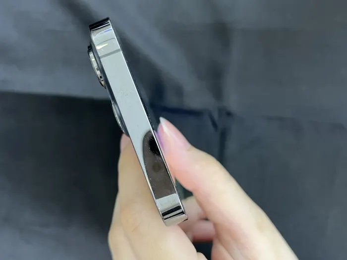 Apple iPhone 13 Pro — photo 2 of 11