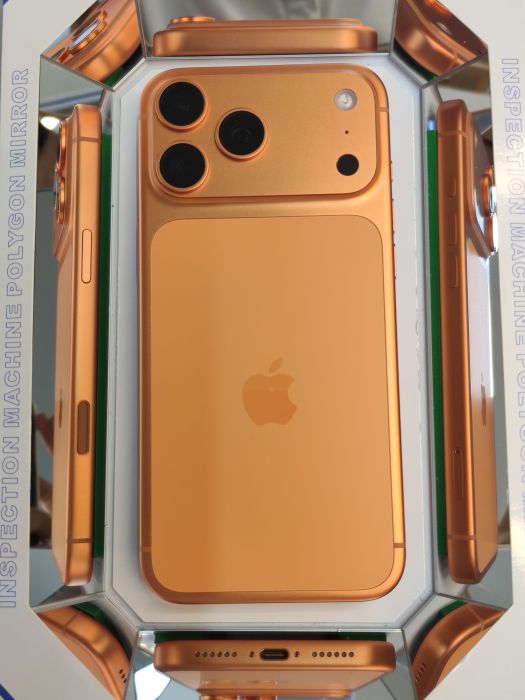 Apple iPhone 17 Pro Max — photo 2 of 10