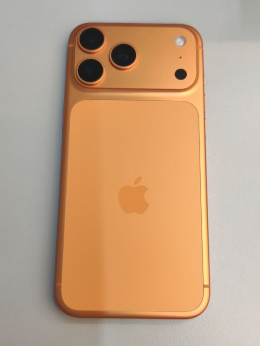 Apple iPhone 17 Pro Max — photo 4 of 10
