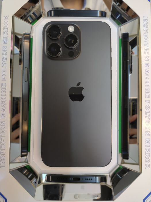 Apple iPhone 15 Pro Max — photo 2 of 10
