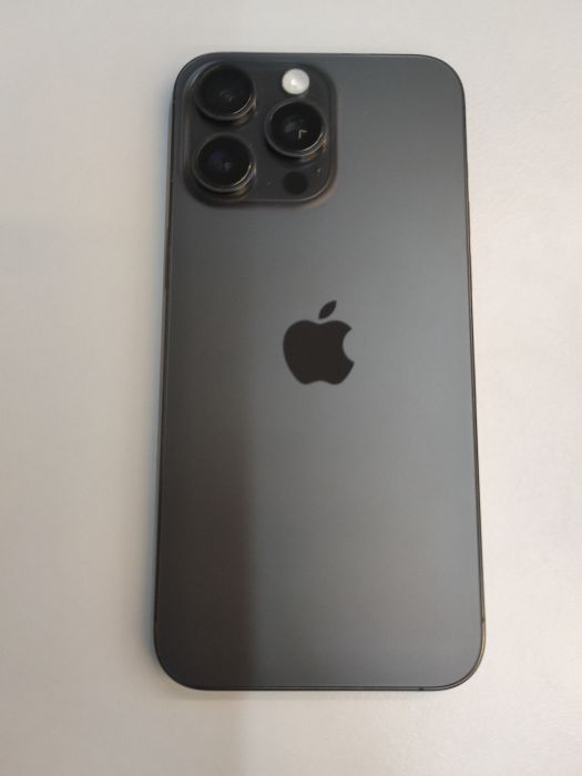Apple iPhone 15 Pro Max — photo 4 of 10