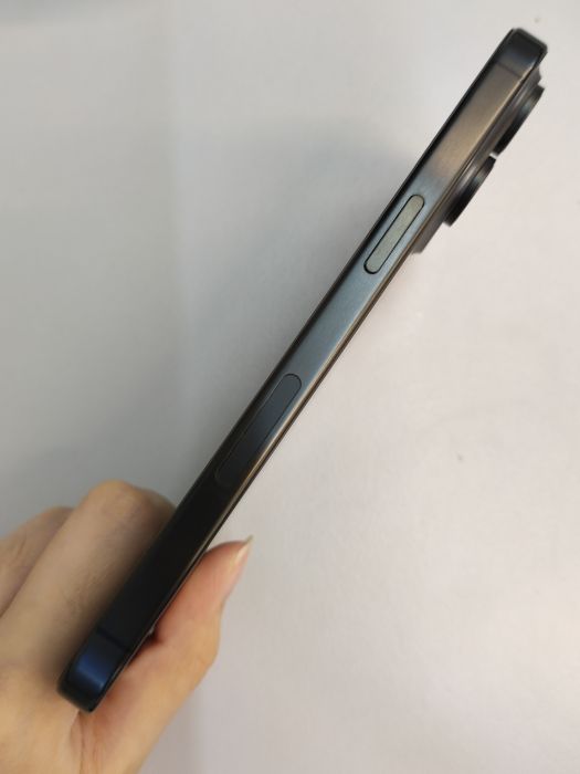 Apple iPhone 15 Pro Max — photo 6 of 10