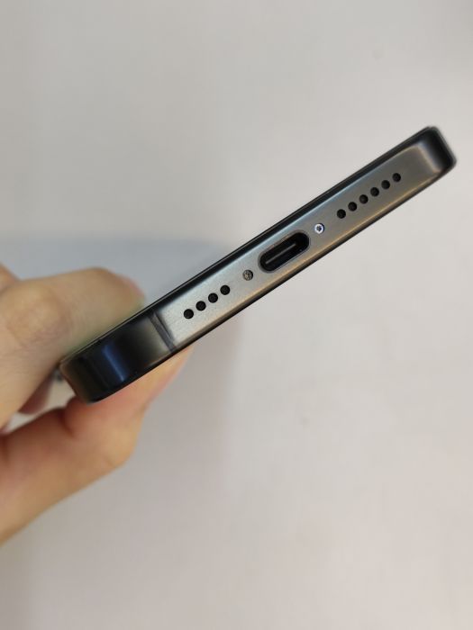 Apple iPhone 15 Pro Max — photo 7 of 10