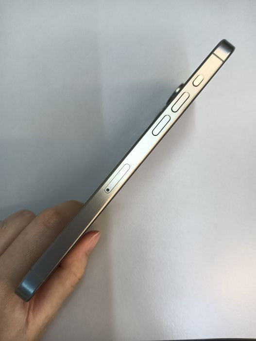 Apple iPhone 15 Pro Max — photo 2 of 9