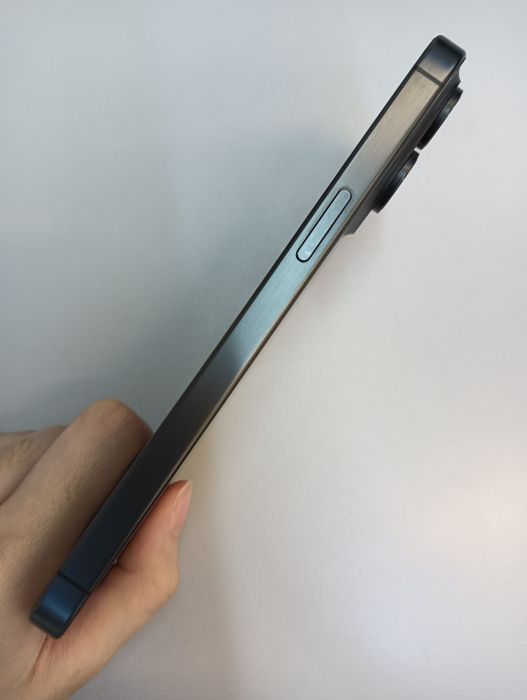 Apple iPhone 15 Pro Max — photo 3 of 8