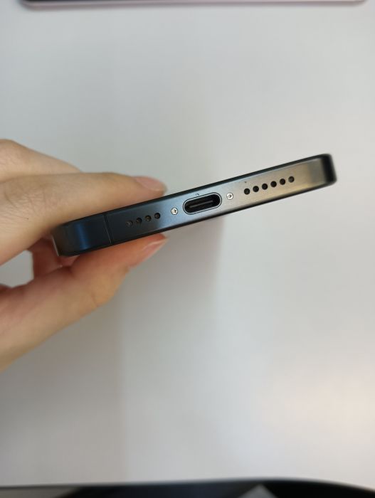 Apple iPhone 15 Pro Max — photo 4 of 8