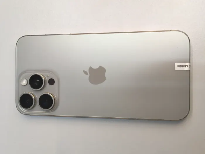 Apple iPhone 15 Pro Max — photo 8 of 10