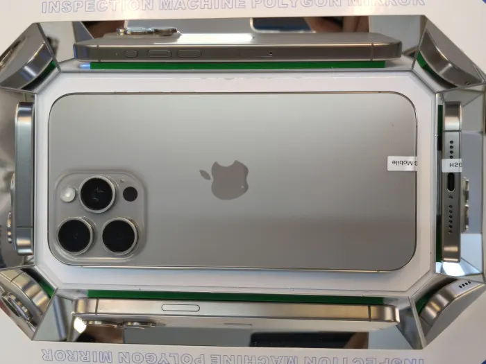 Apple iPhone 15 Pro Max — photo 9 of 10
