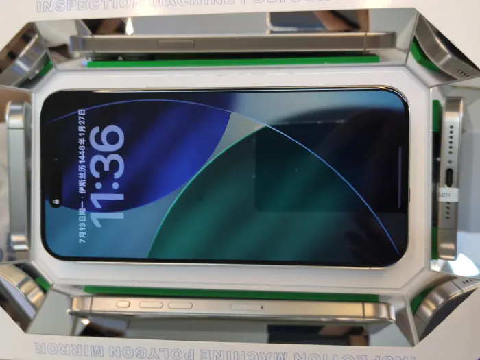 Apple iPhone 15 Pro Max — photo 10 of 10