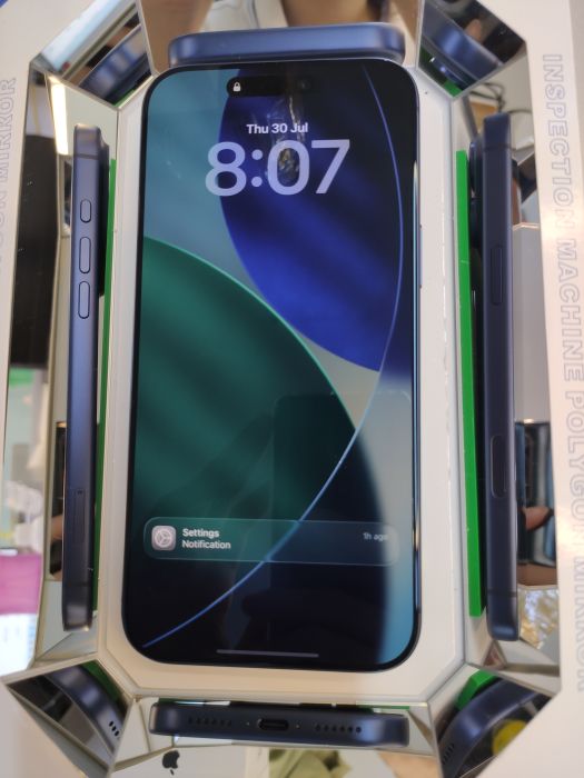 Apple iPhone 17 Pro Max — photo 3 of 10