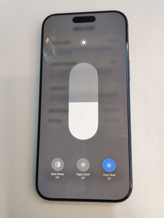 Apple iPhone 17 Pro Max — photo 9 of 10