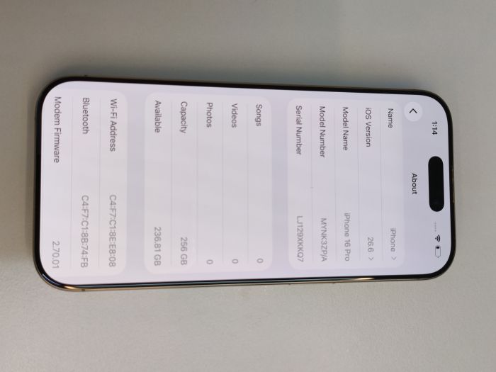 Apple iPhone 16 Pro — photo 8 of 8